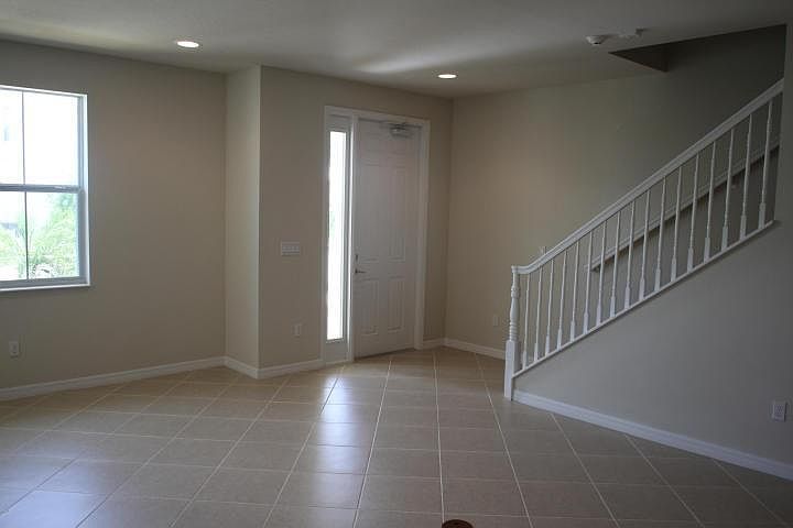 2nd image of 3212 S Caroline Dr