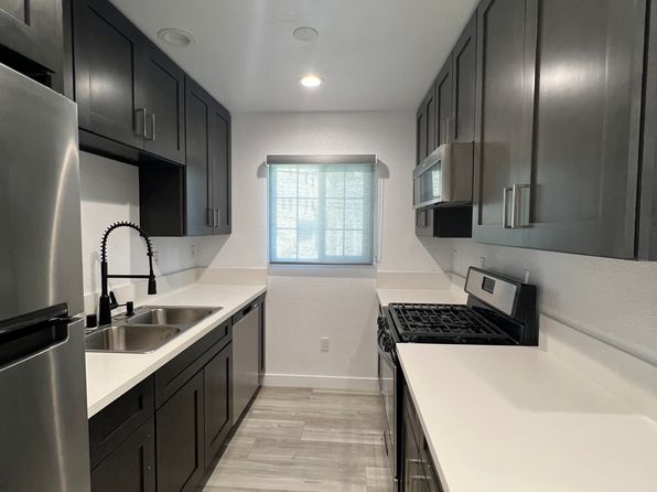 900 W College St #5