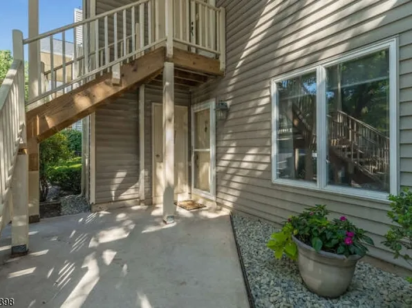 99 Westchester Ter, Clinton Twp., NJ 08801