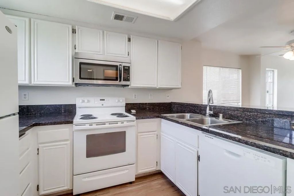 8945 Arlingdale Way, Spring Valley, CA - View 5