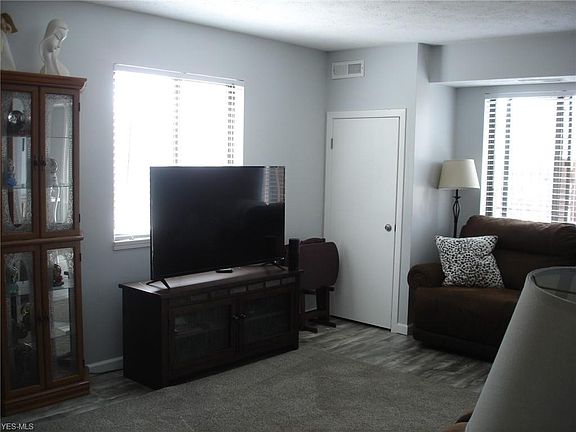 4th image of 4231 Maiden Ct