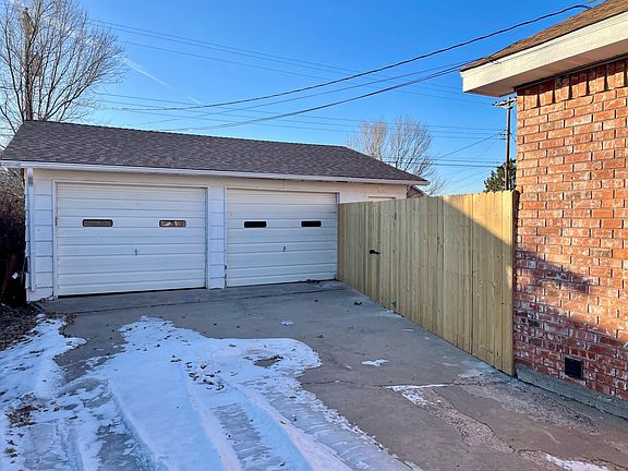 4th image of 719 Cedar Ave