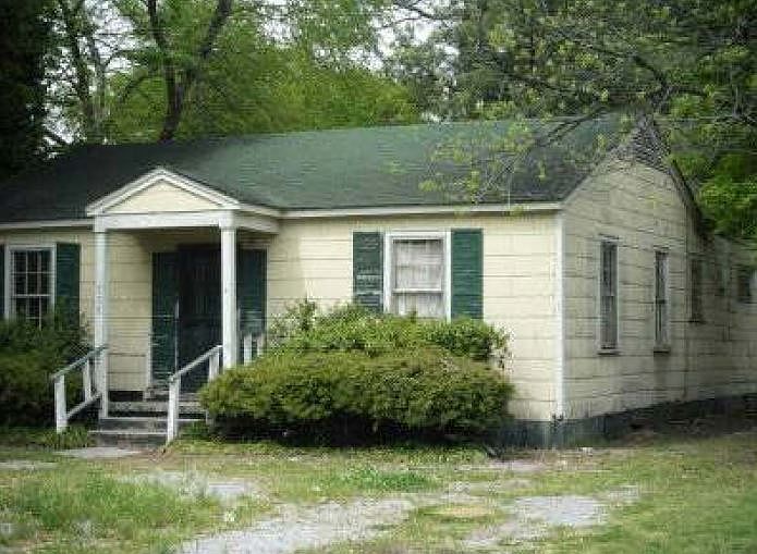 2nd image of 235 Lynn Ave