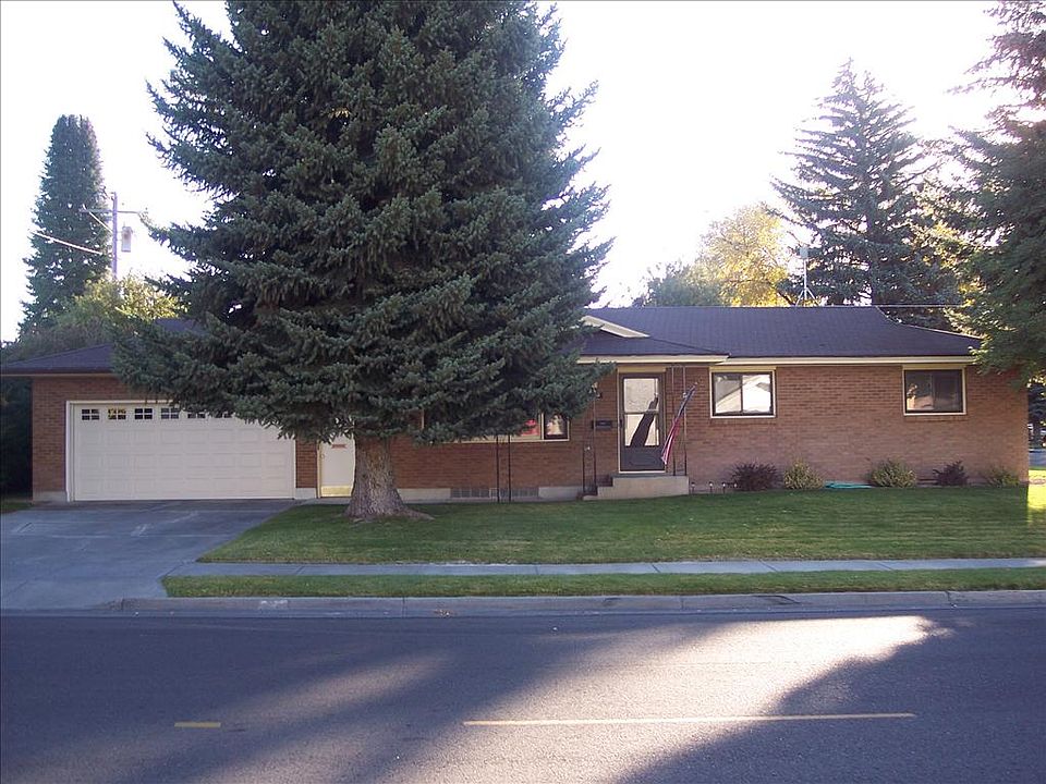 1st image of 886 Raymond Dr