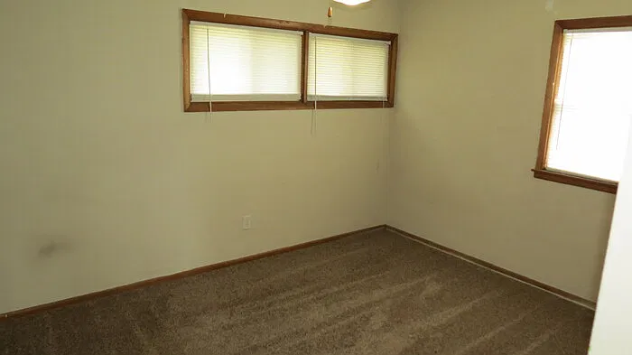 3 bed, 1.0 bath, 1110 sqft, $1,500 — Photo 4