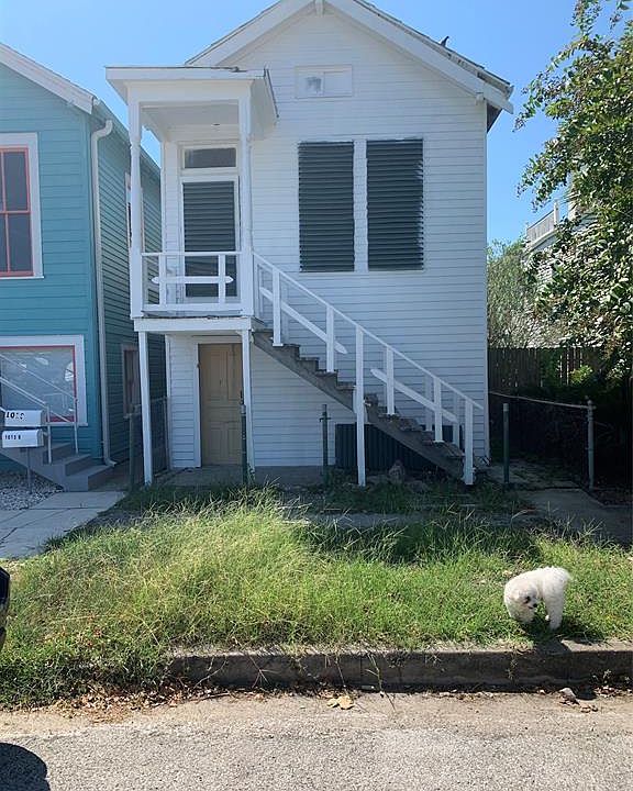 1st image of 1015 Sealy St