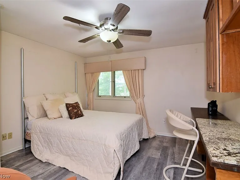 32049 Gates Mills Blvd — Photo 33