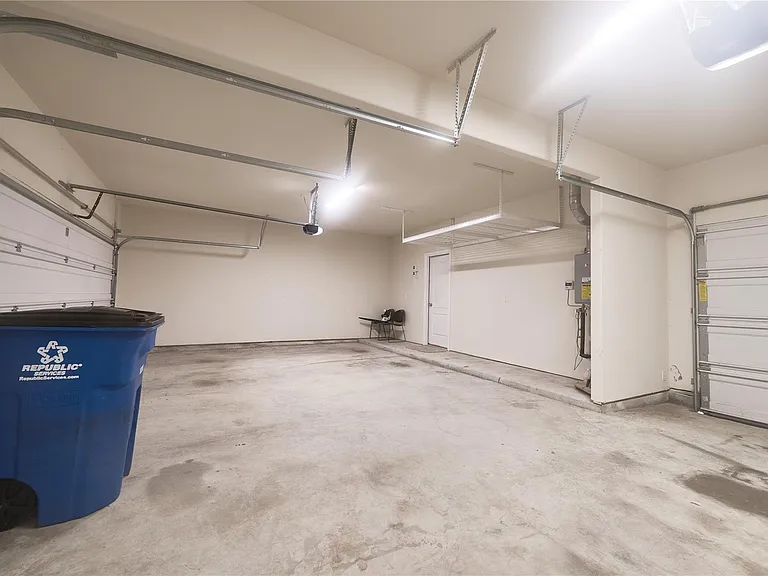 604 Linnwood Dr W — Photo 38