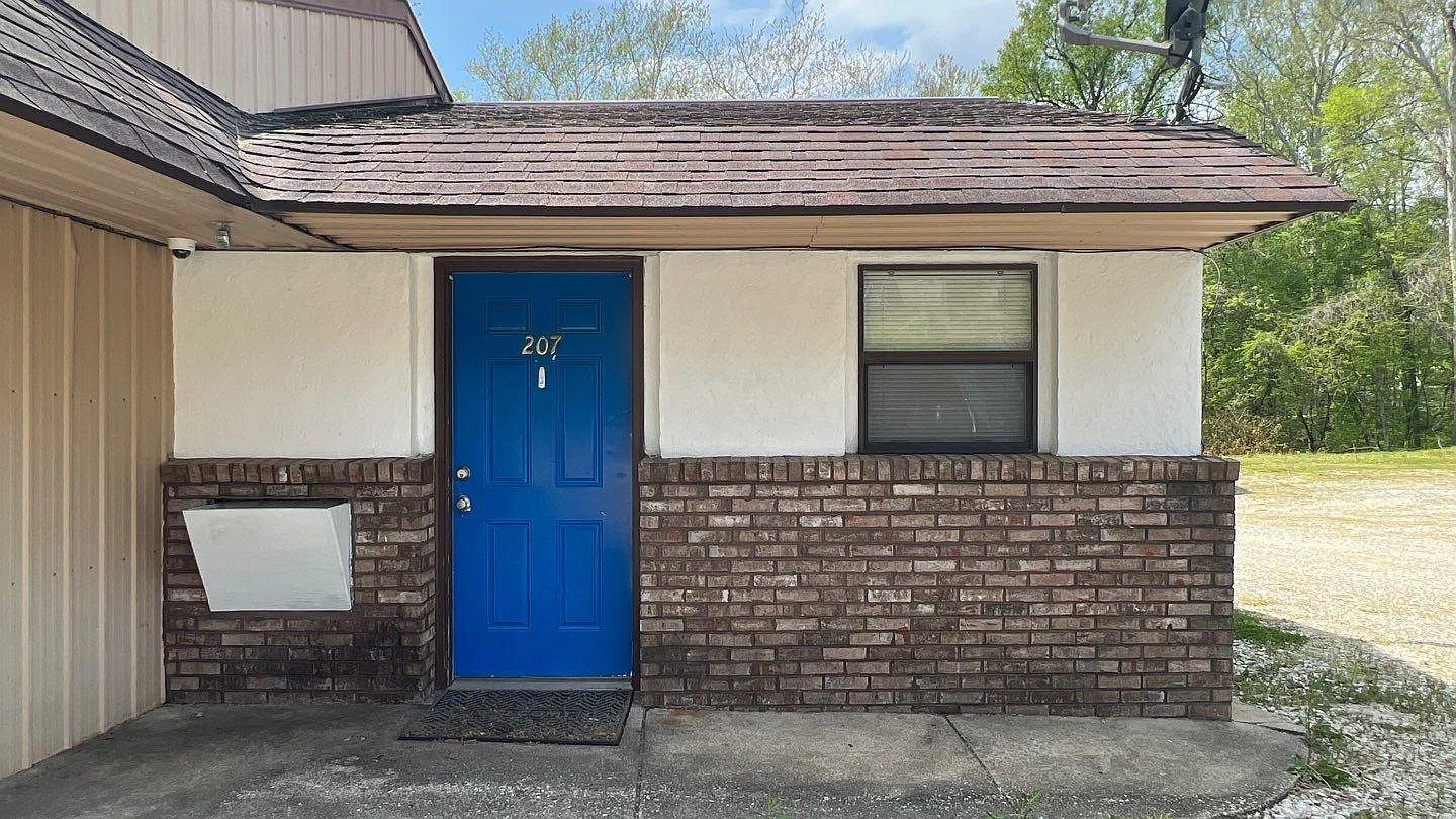 1 bed, 1.5 bath, 800 sqft, $850 — Photo 1