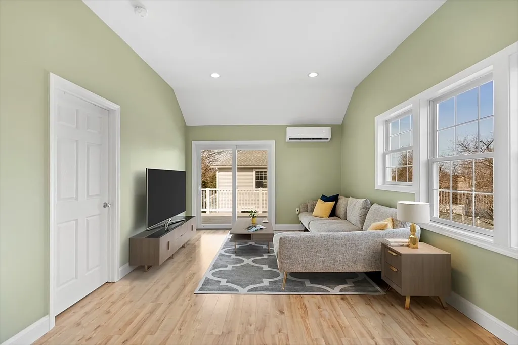 1 bed, 1.0 bath, 672 sqft, $2,500 — Photo 4