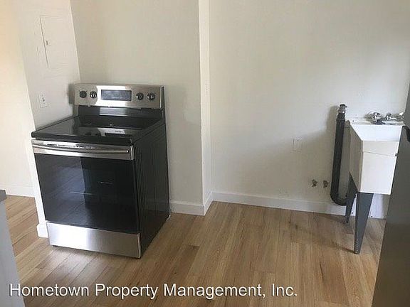 5th image of 928 Wilson St SE