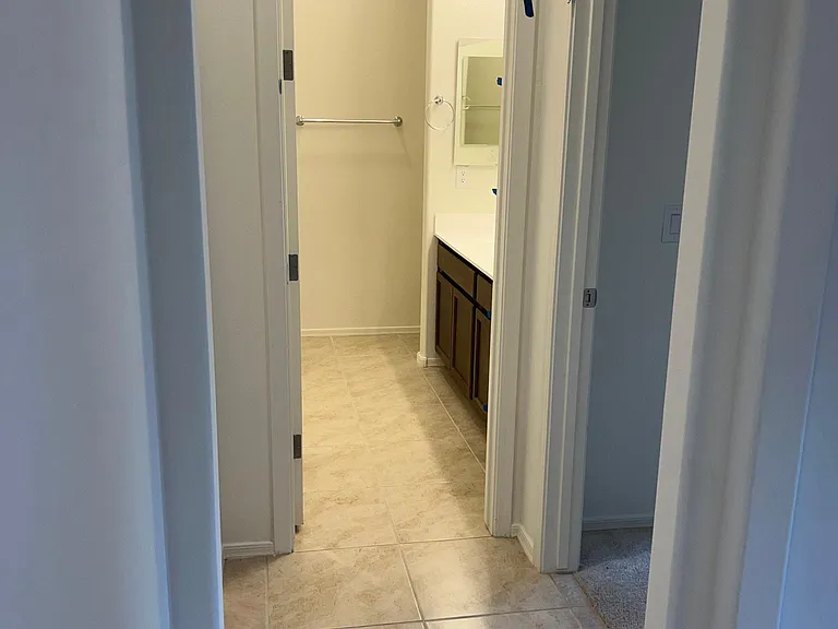 1941 N Hubbard Ln — Photo 12