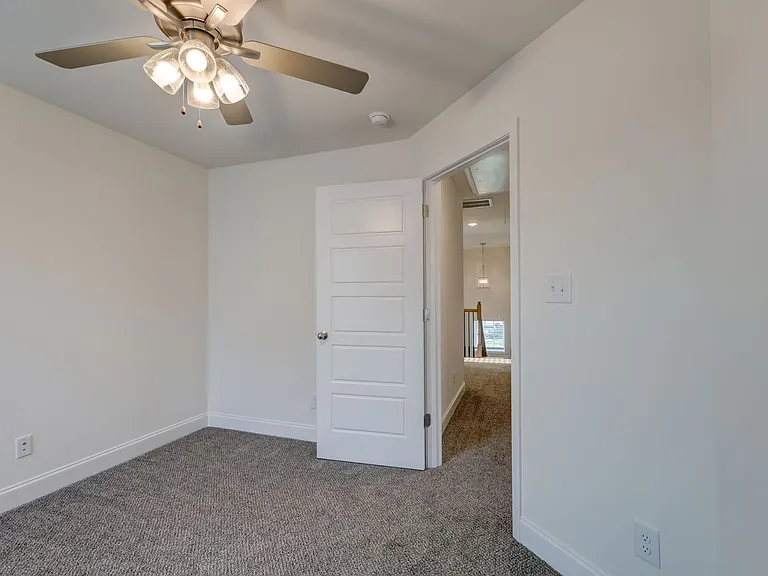 1385 Harmon Ln — Photo 14