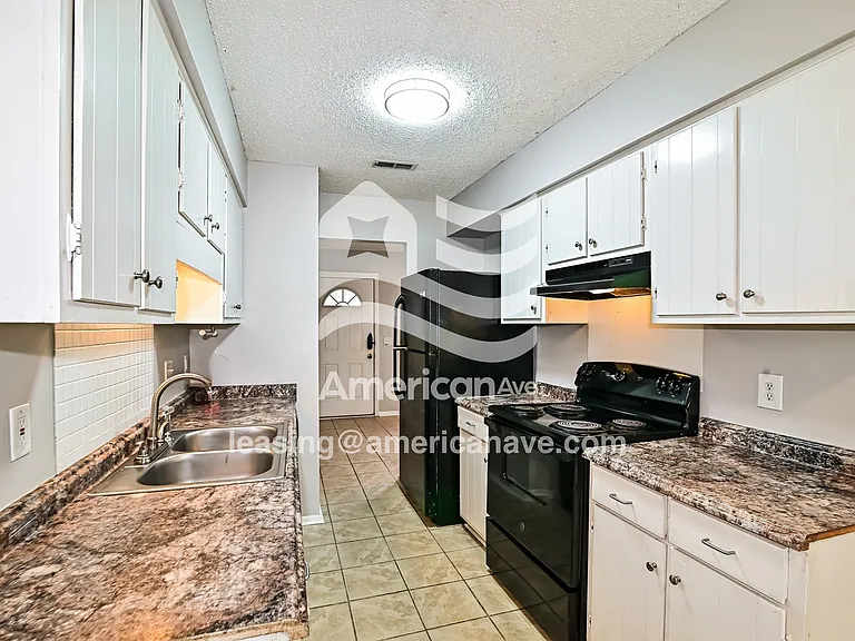 1621_007_kitchen_7.jpg