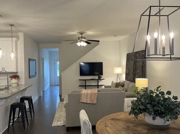 2330 Laurelstone Dr, Murfreesboro, TN 37130