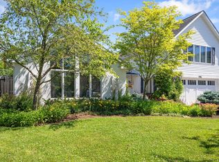 3206 Sprucewood Rd, Wilmette, IL 60091