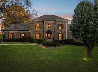 17 Huntington Dr, Clarksville, TN 37043