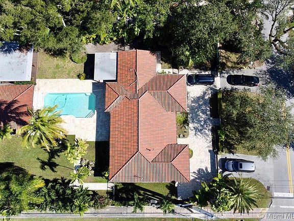 5th image of 1561 Salvatierra Dr