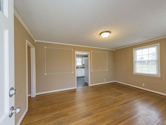 3rd image of 316 Michael Dr