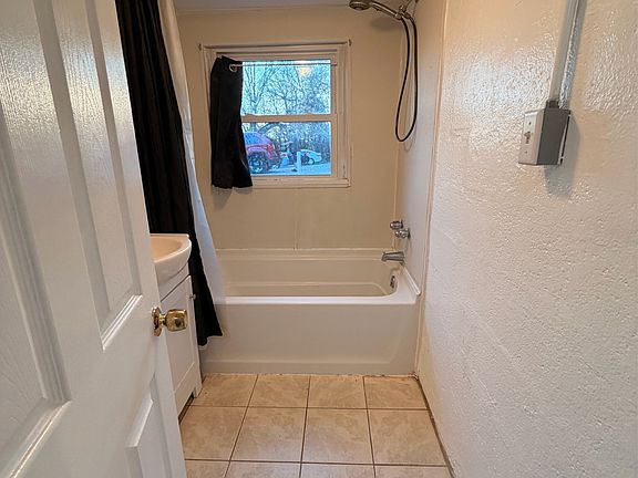 5th image of 37 Biggs Ln #2
