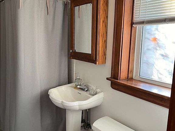 5th image of 3624-26 N Greenview Ave #3624-1W