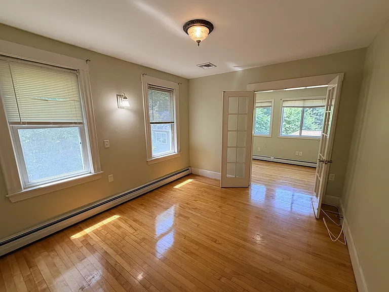 35 Spring St #2 — Photo 17