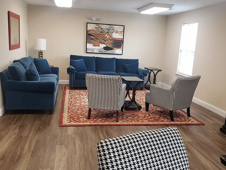 Crescent Villas — Photo 4