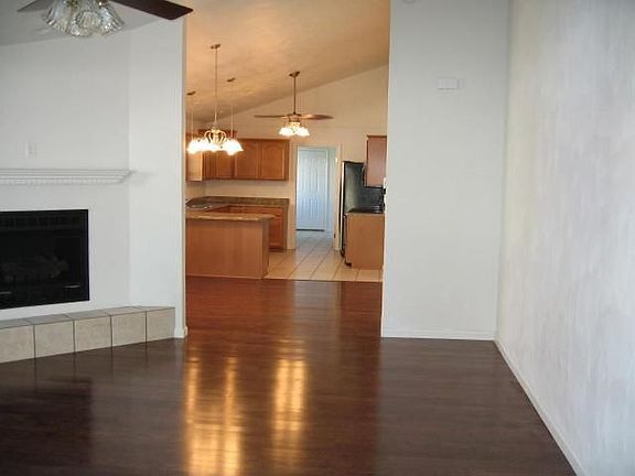 4th image of 18 N Bruffey St