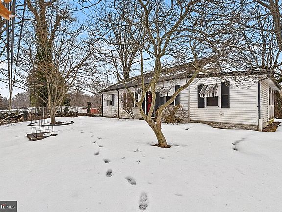 3rd image of 1433 Old Philadelphia Rd