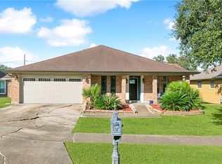 2552 Vulcan St, Harvey, LA 70058