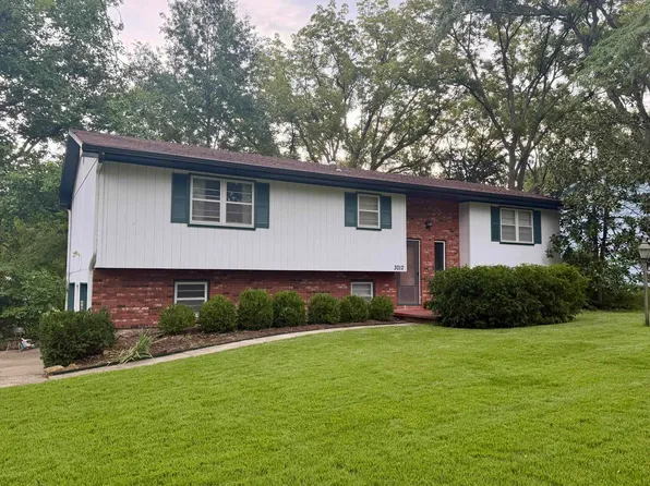 3012 Topeka Ln, Lawrence, KS 66047