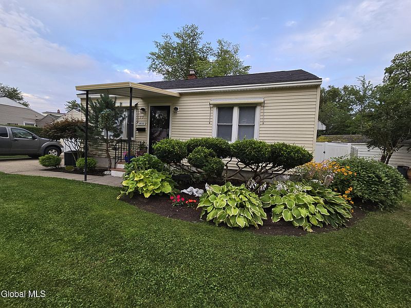 5th image of 75 Shirley Drive