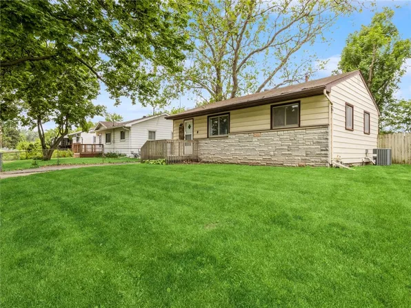 2920 E 21st St, Des Moines, IA 50317