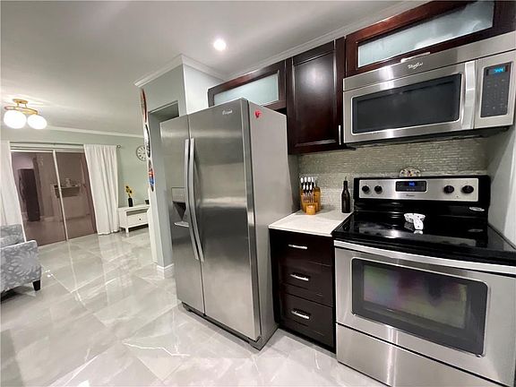 5th image of 8921 NW 28th Dr #64-D