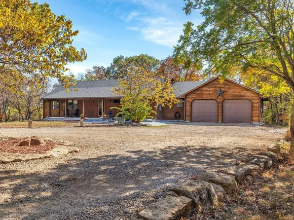 13089 Arrowhead Dr, Perry, KS 66073
