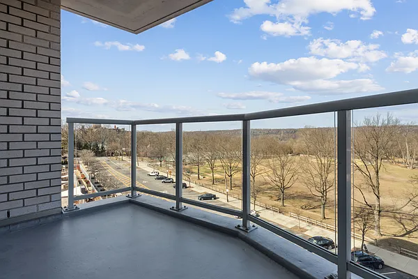 3333 Henry Hudson Parkway #6H