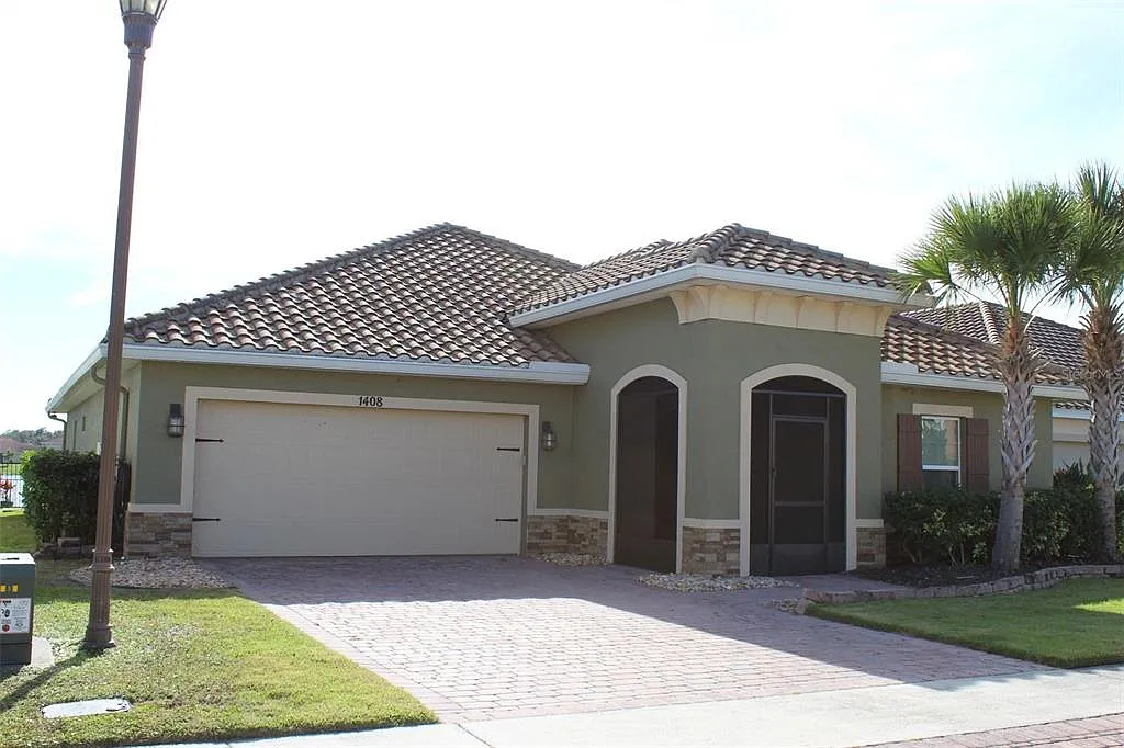 3 bed, 2.0 bath, 2138 sqft, $2,850 — Photo 3