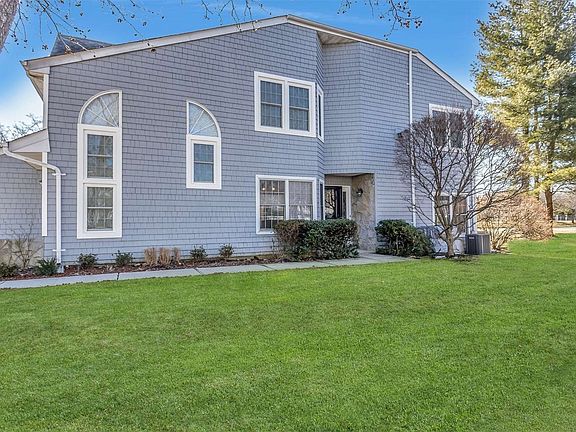 3rd image of 166 Lakebridge Dr N #166