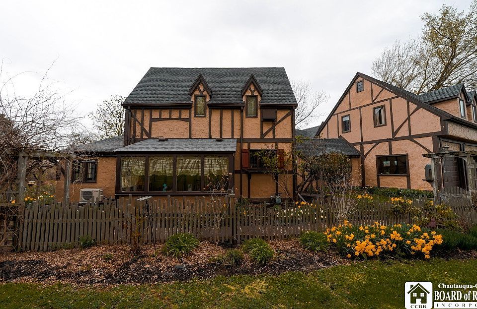 3291 New Rd, Dunkirk, NY 14048 Zillow