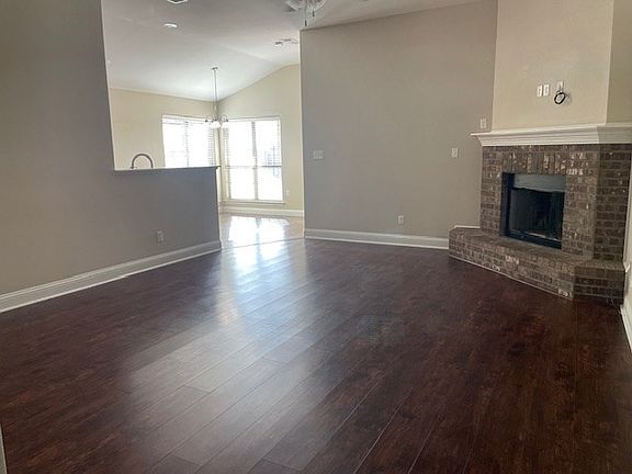 2nd image of 613 Memorial Ct
