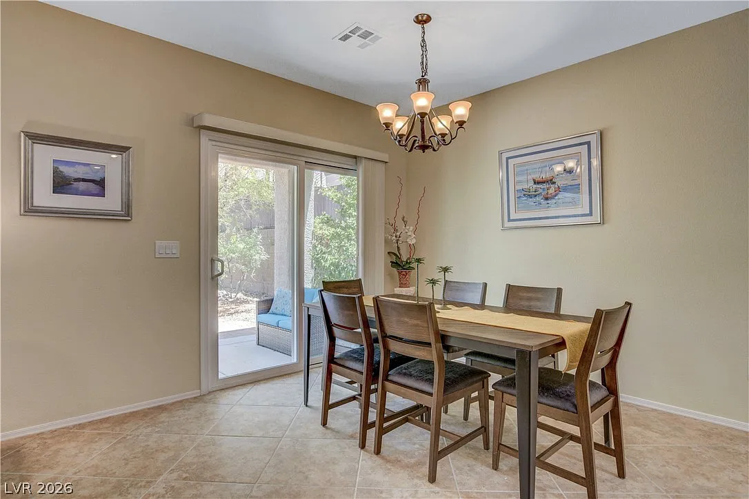 3 bed, 2.0 bath, 1610 sqft, $3,450 — Photo 2