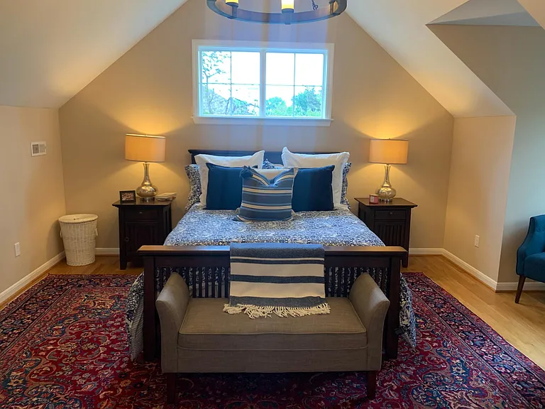Master bedroom (additional photo)