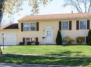 417 Owen St NW, Cedar Rapids, IA 52405