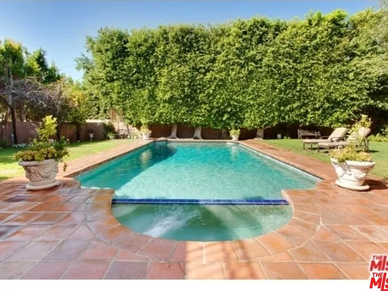 725 N Foothill Rd — Photo 35