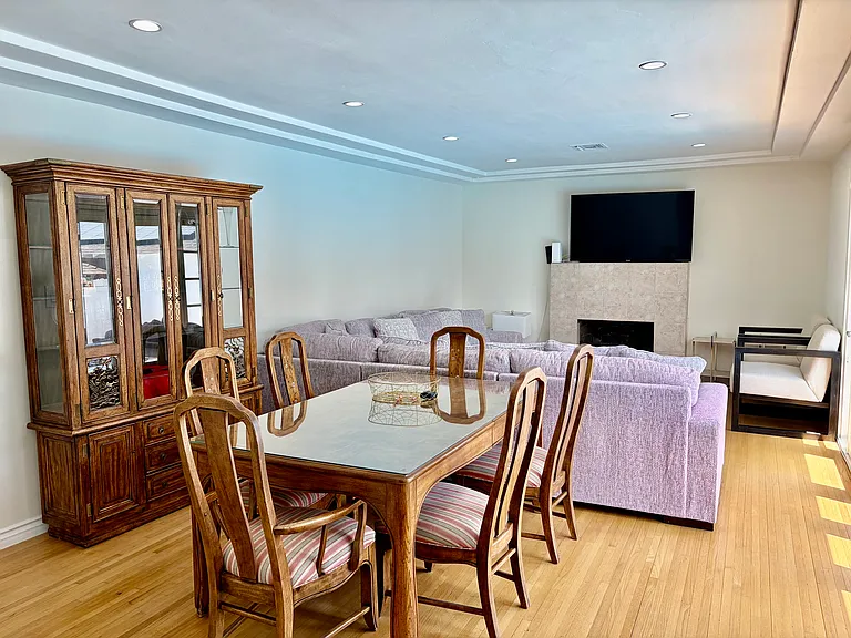 4506 Bakman Ave — Photo 13