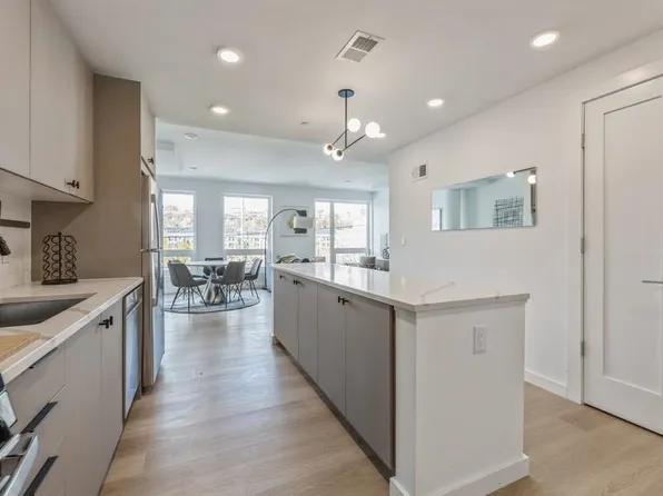 401 Jackson Street image 12 of 29