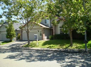 5088 Deerwood Dr, Santa Rosa, CA 95403