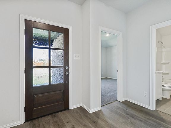 3rd image of 1813 Saint James Place Ln