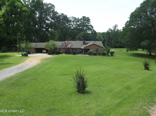 3 Jasper Dr, Natchez, MS 39120