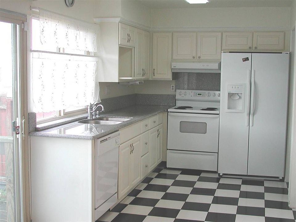 2nd image of 2528 Pomeroy Ct